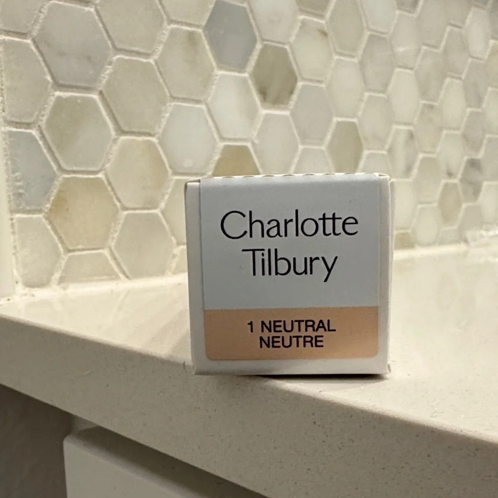 BNIB Charlotte Tilbury beautiful Skin Foundation 1N